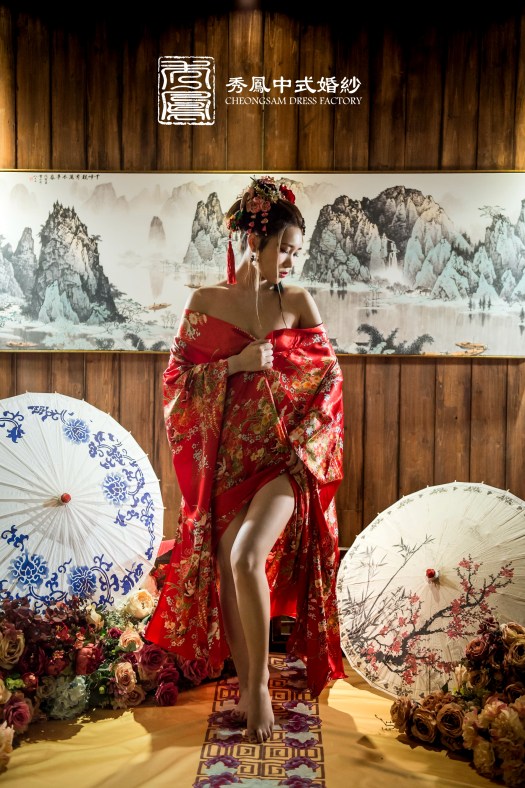 中式禮服,中式秀禾服,中式龍鳳褂,中式婚紗,中式婚紗推薦,龍鳳褂推薦,中式禮服出租,中式婚紗訂製,秀禾服出租,龍鳳褂款式,秀禾服,龍鳳褂