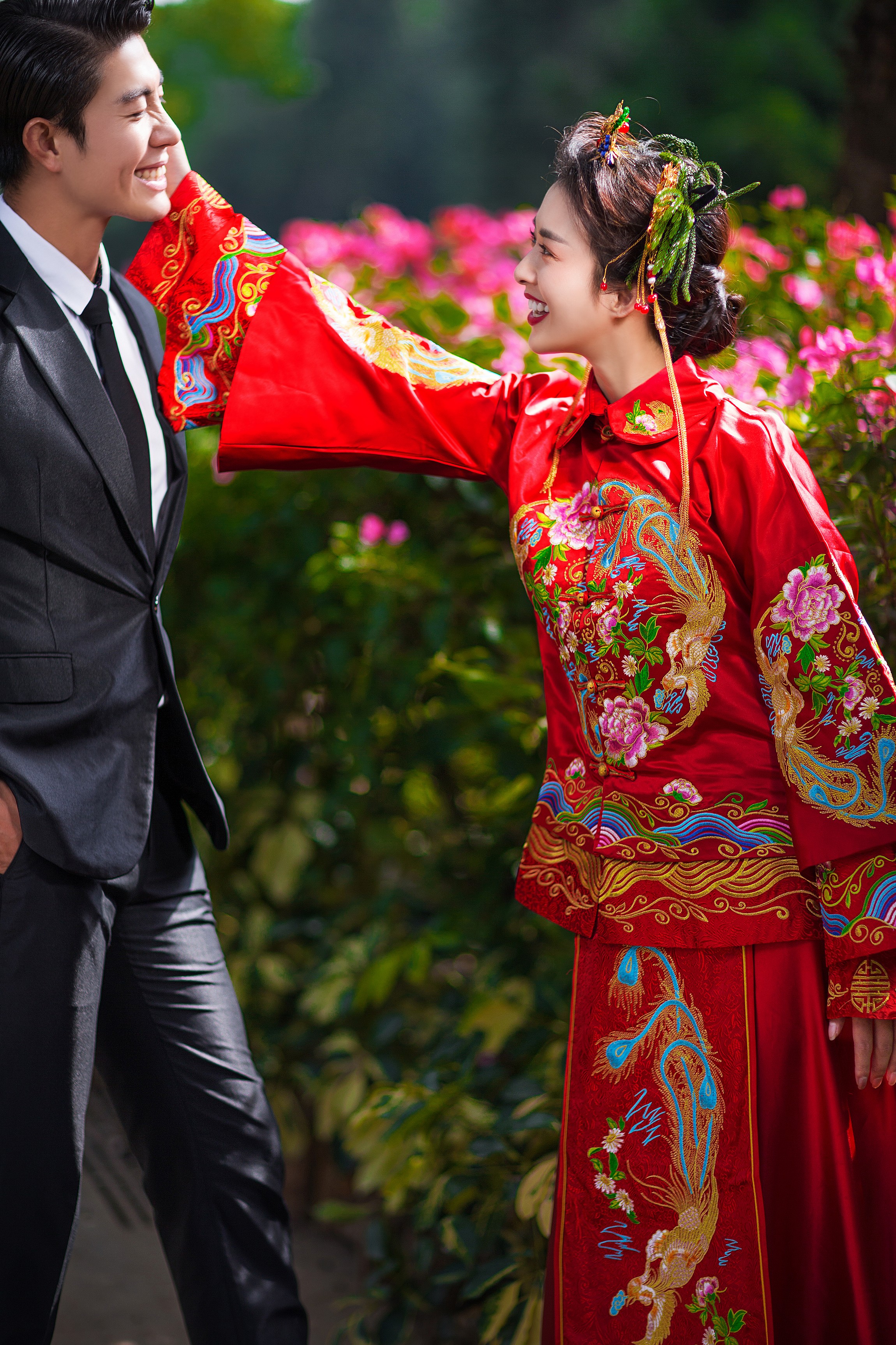 中式禮服,中式秀禾服,中式龍鳳褂,中式婚紗,中式婚紗推薦,龍鳳褂推薦,中式禮服出租,中式婚紗訂製,秀禾服出租,龍鳳褂款式,秀禾服,龍鳳褂