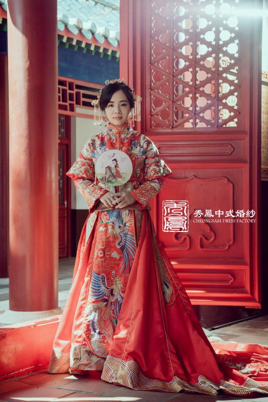 中式禮服,中式秀禾服,中式龍鳳褂,中式婚紗,中式婚紗推薦,龍鳳褂推薦,中式禮服出租,中式婚紗訂製,秀禾服出租,龍鳳褂款式,秀禾服,龍鳳褂